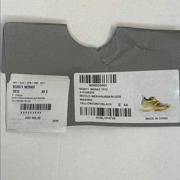 Balenciaga Men's Sneakers in Vibrant Yellow and Black - Picture 2 of 10